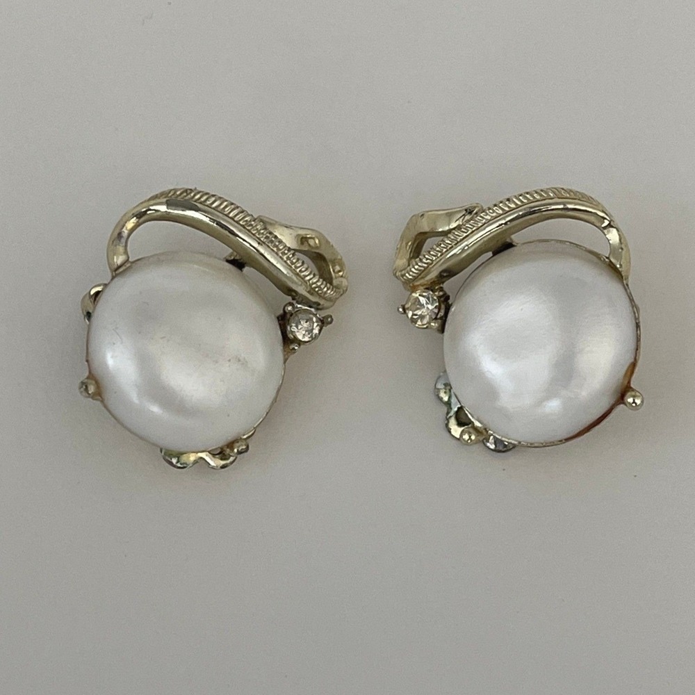 Vintage Coro Pegasus Faux Pearl Rhinestone Gold Tone Clip On Earrings